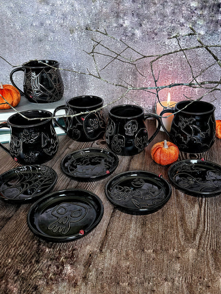 Halloween Mugs & Dishes